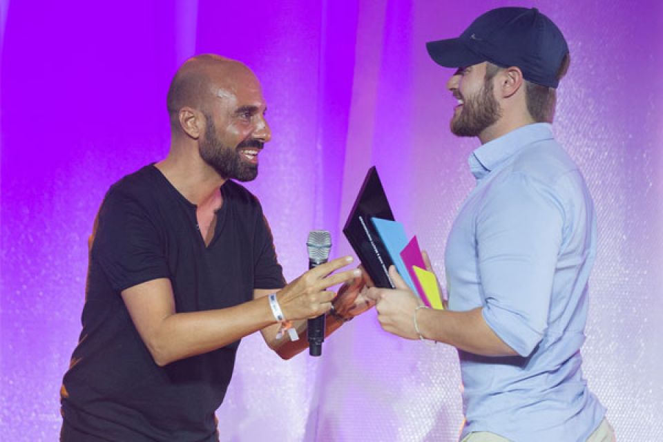 TONY LE BRITTON AWARDED BEST INTERNATIONAL HAIR &amp; BEAUTY PHOTOGRAPHER