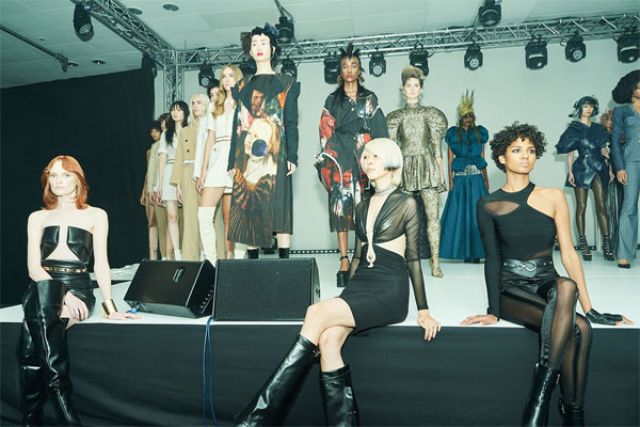 TONI &amp; GUY – Salon Live