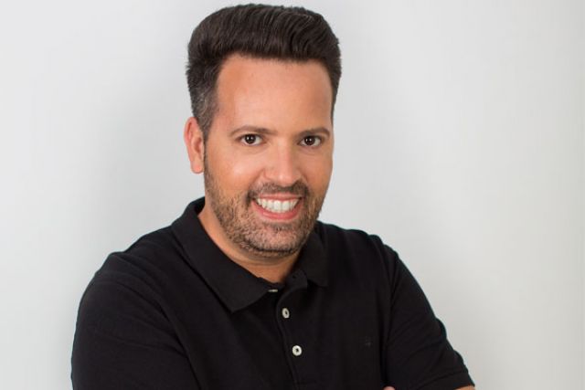 RAFAEL BUENO Rafael Bueno Peluqueros